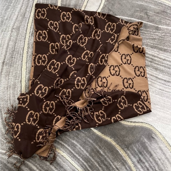 Beautiful Long Full GG Scarves - Picture 4 of 10